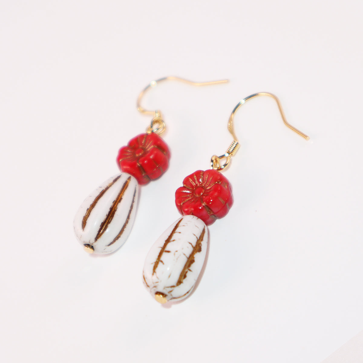 Red Flower Beaded Earrings – Red Flower and White Beads